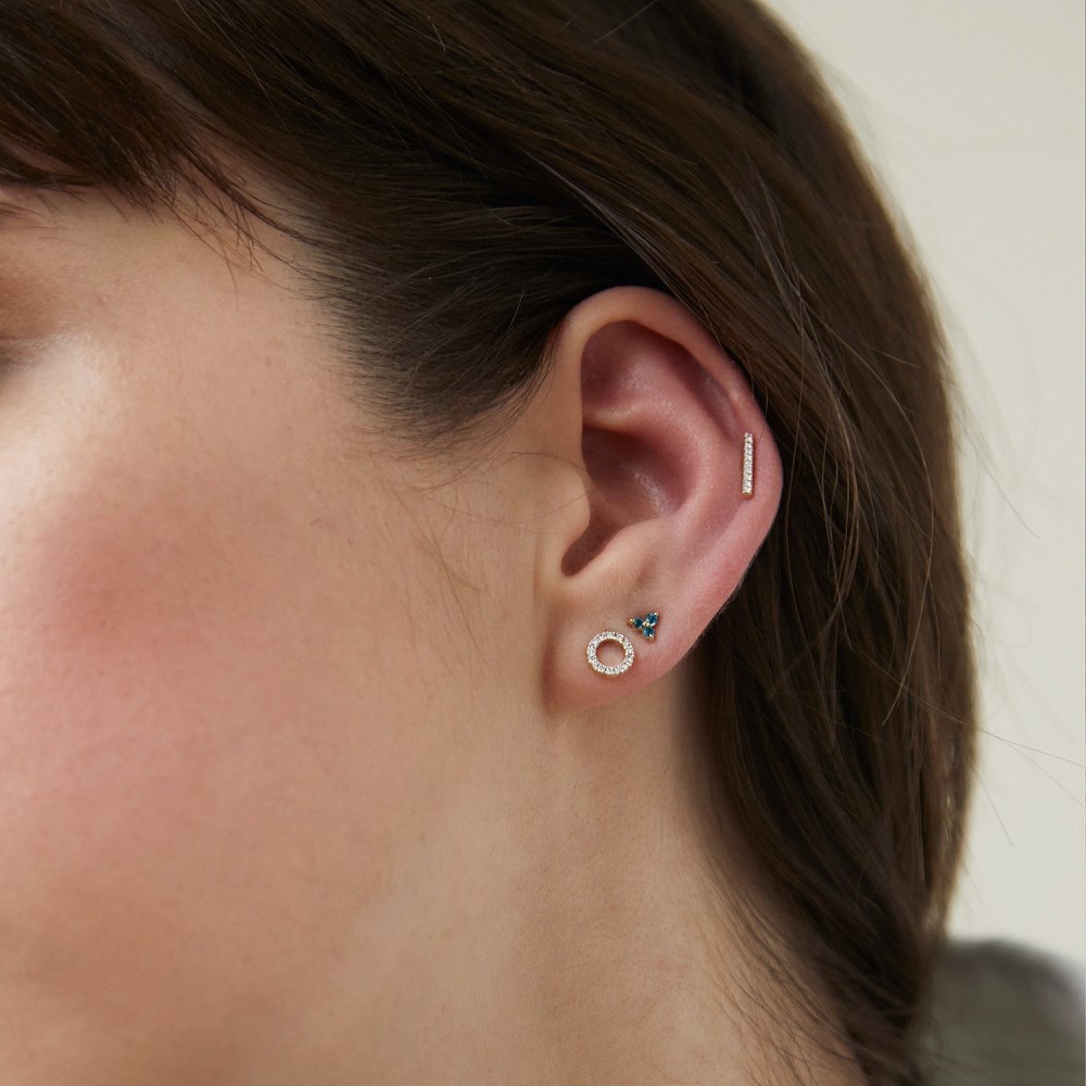Mejuri Single Pavé Diamonds Long Bar Stud - 14k Yellow Gold