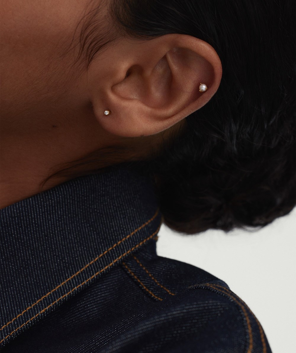 Mejuri Piercing Studio - Micro Diamond Flat Back Stud - 14k Yellow Gold