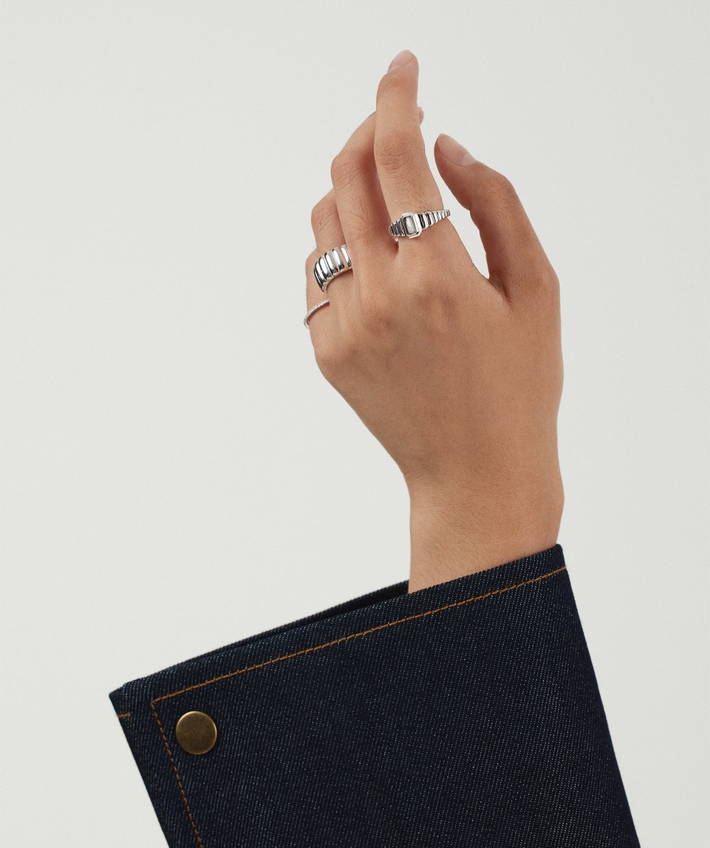 Mejuri Charlotte Step Cut Signet Ring - Sterling Silver