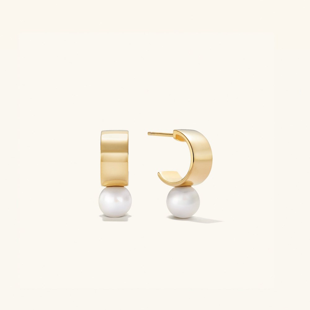 Mejuri Bold Pearl Huggies - Gold Vermeil