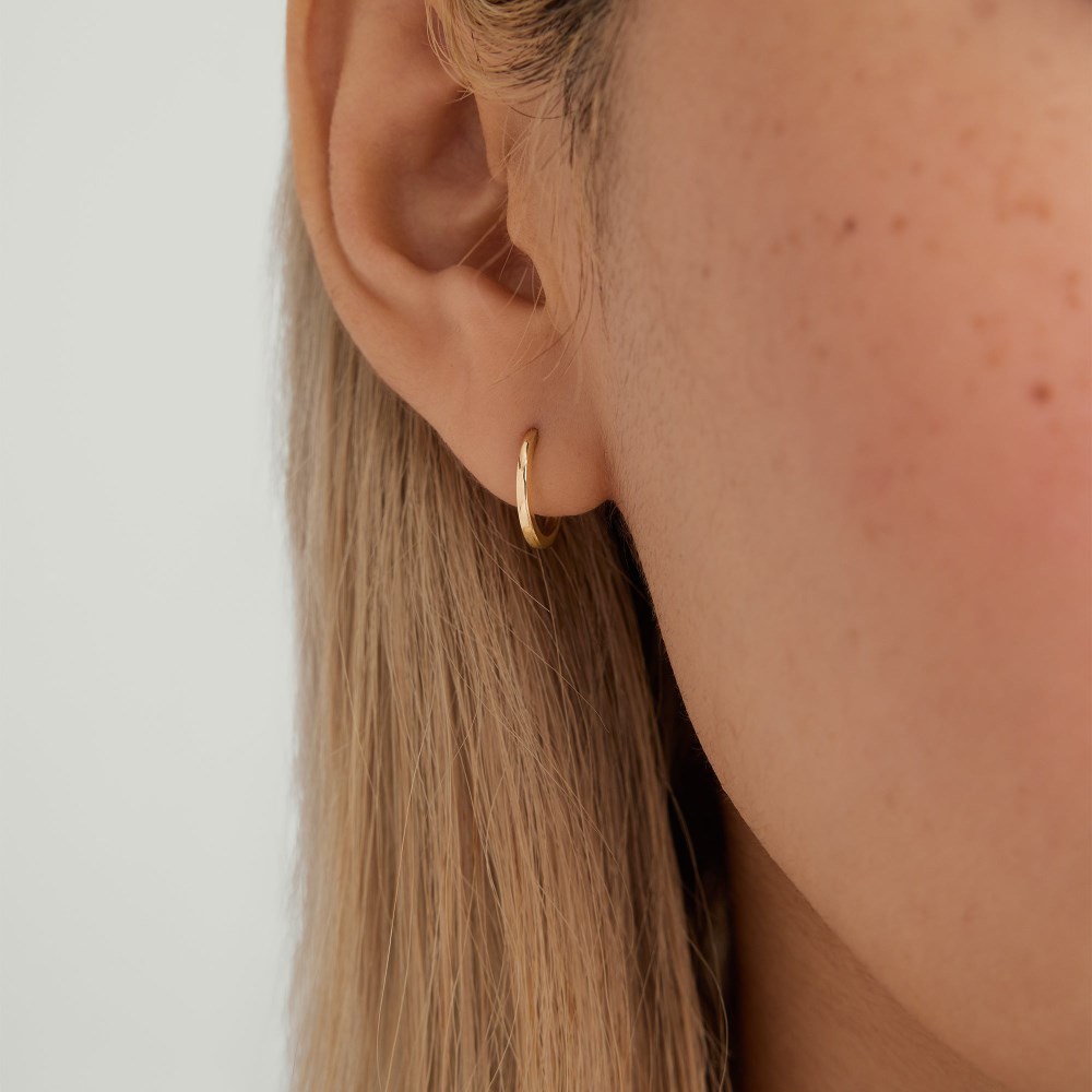 Mejuri Single Easy Huggie Hoop - 14k Yellow Gold