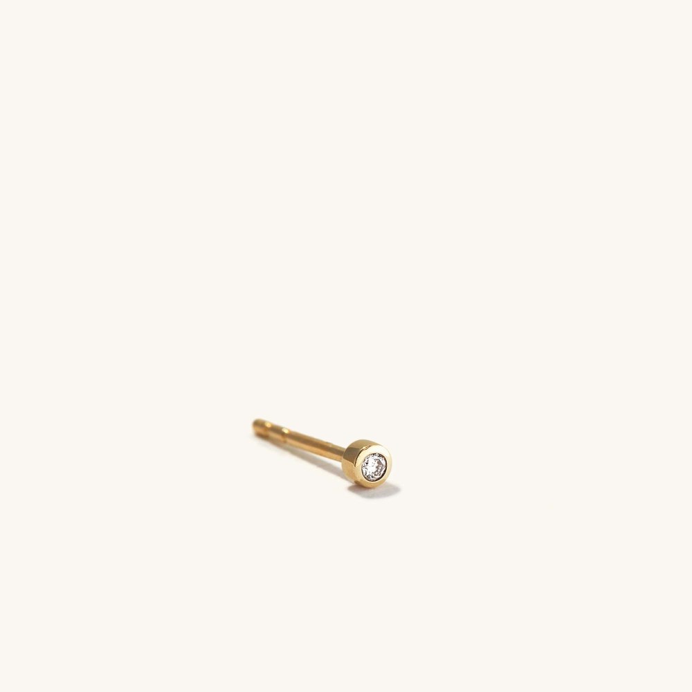 Mejuri Single Tiny Diamond Stud - 14k Yellow Gold Mejuri Single Tiny Diamond Stud - 14k Yellow Gold