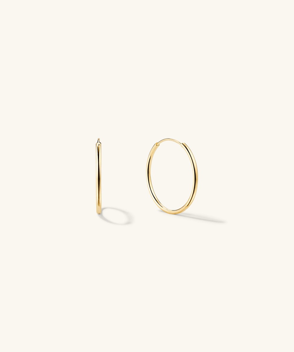 Mejuri Between Hoops - 14k Yellow Gold Mejuri Between Hoops - 14k Yellow Gold