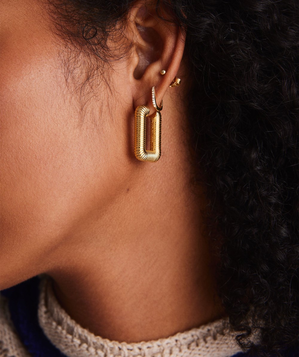 Mejuri Ribbed Oversized Hoops - Gold Vermeil