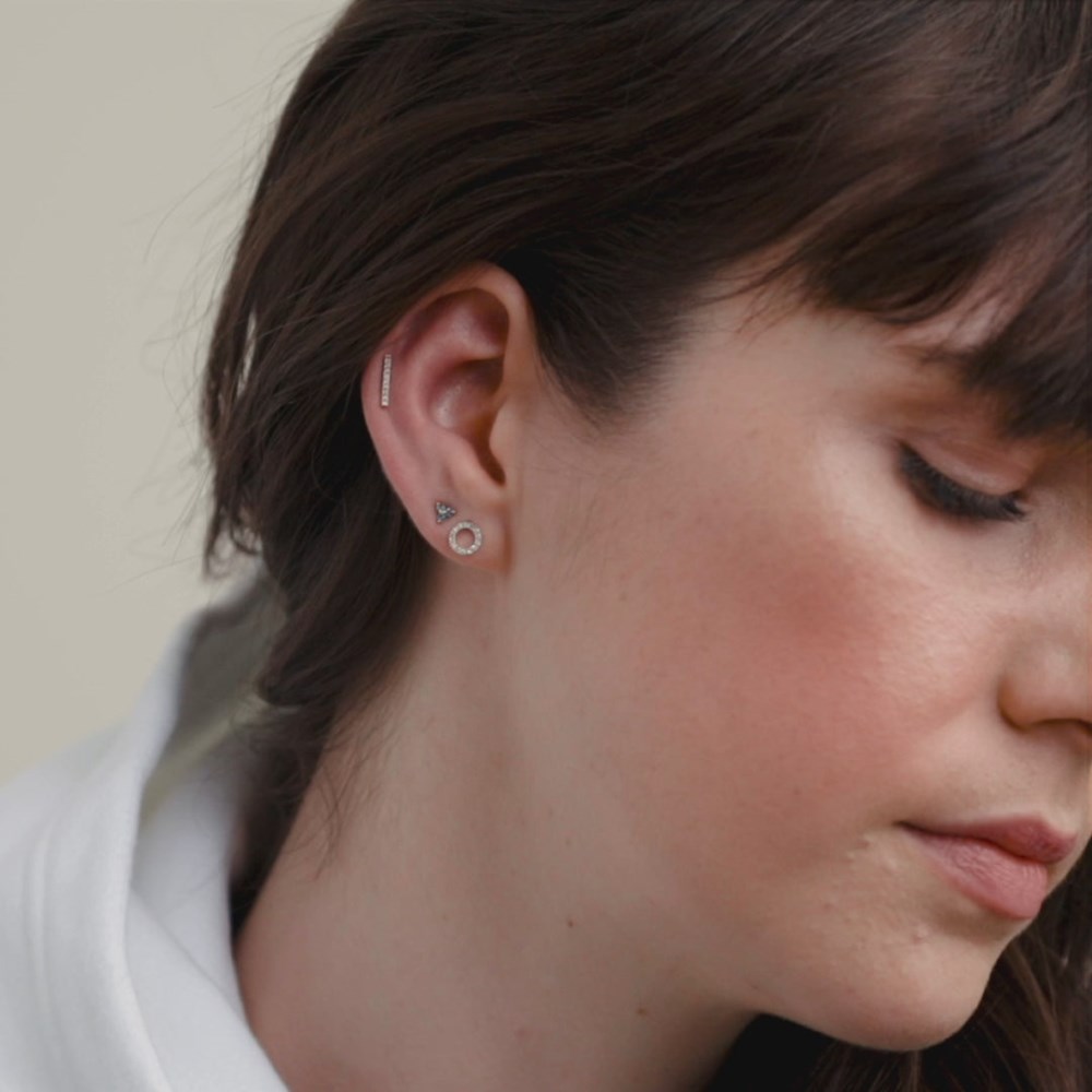 Mejuri Pavé Diamonds Long Bar Studs - 14k Yellow Gold