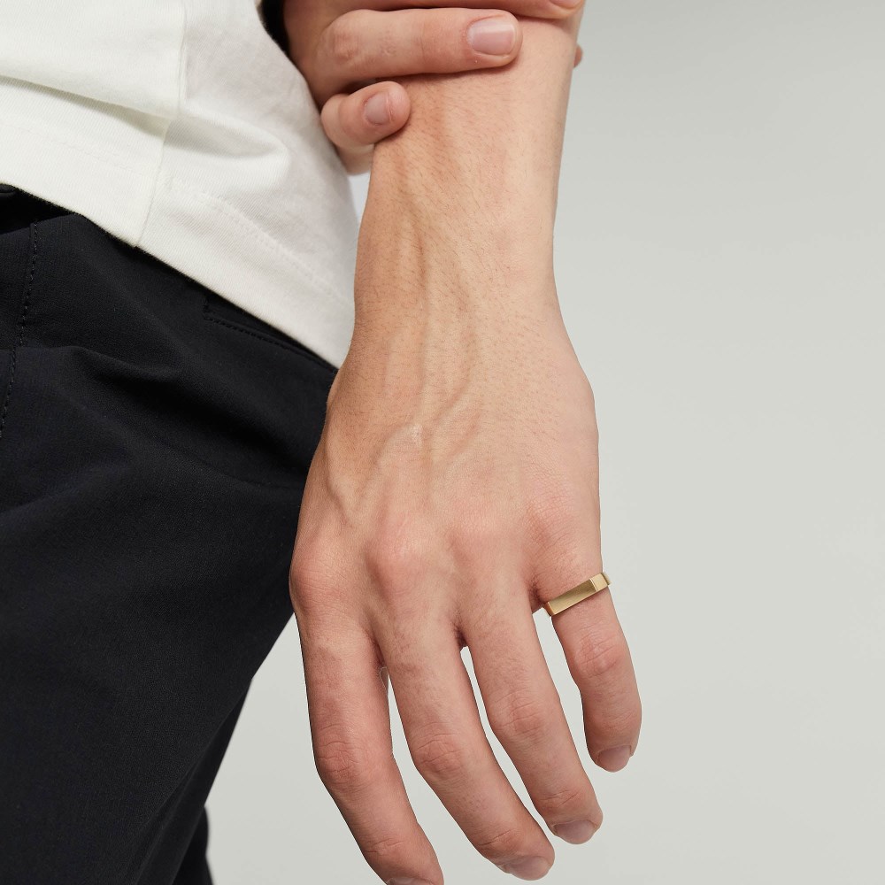 Mejuri Ultra Slim Rectangular Signet Ring - 14k Yellow Gold